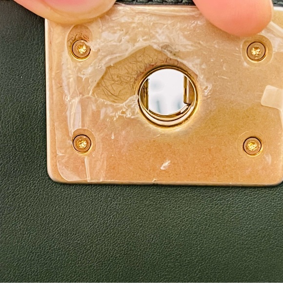 ❤️Used Chanel Boy 10 Chevron lamp skin, color green with gold hardware - Picture 13 of 16